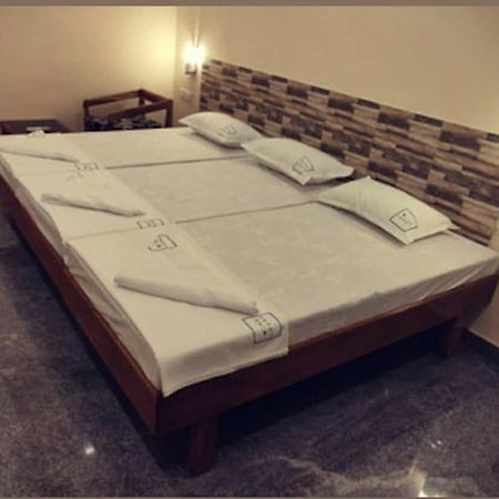 Hotel Wins 根尼亚古马里 外观 照片