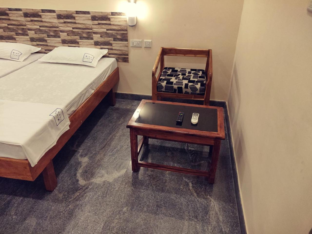 Hotel Wins 根尼亚古马里 外观 照片